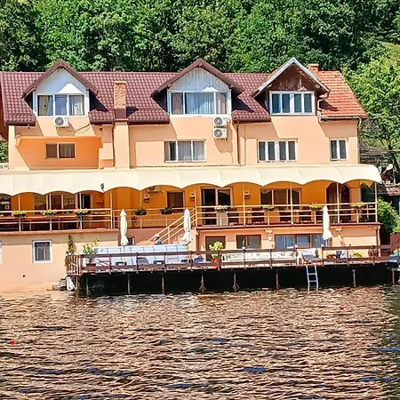 Casa Golful Mraconiei * Ieşelniţa